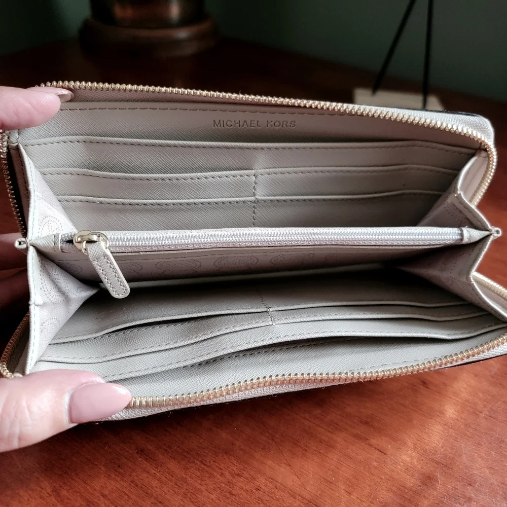 Michael Kors Jet Set Brandy Continental Wallet Taupe Tan Python Embossed Leather - Picture 9 of 16